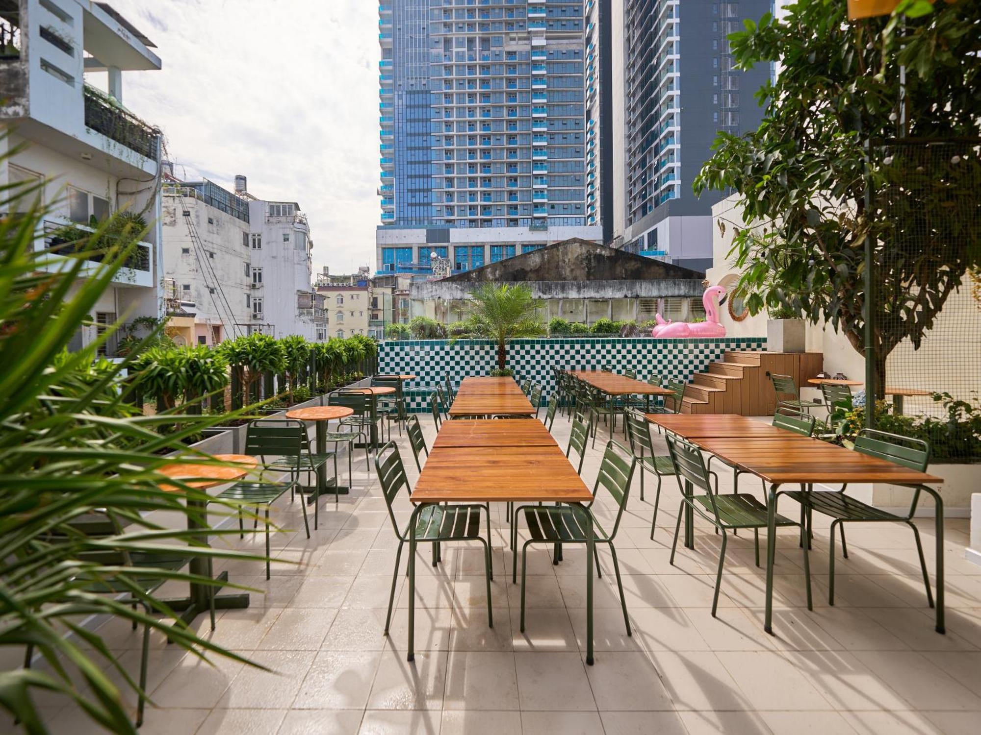 District One Hotel-rooftop Pool-reception 24-7-breakfast Apartment